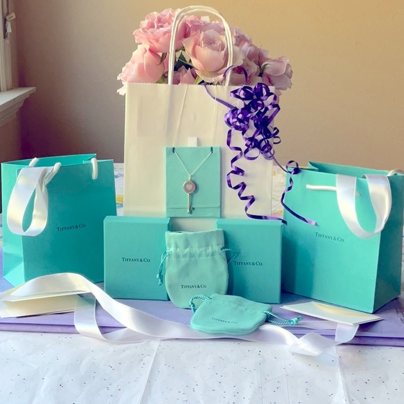 💜 TIFFANY & CO. LAVENDER HEART KEY NECKLACE 💜 - Picture 1 of 16